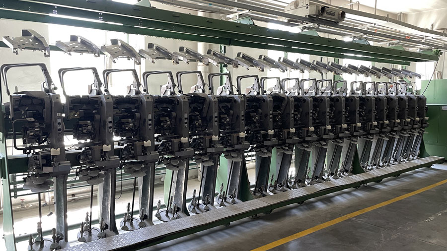 Wyzenbeek abrasion test for commercial carpet durability