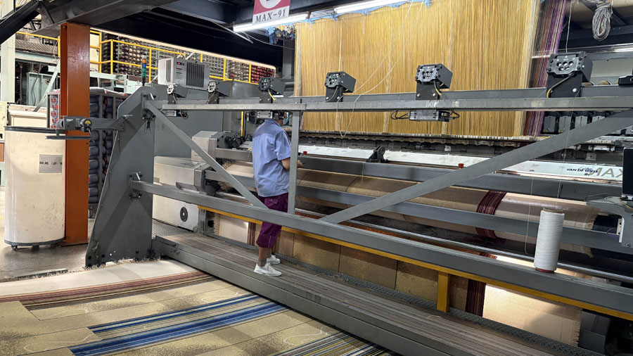 Axminster carpet weaving factory production
